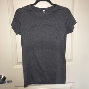 Gray size 8 swiftly tech short sleeve crew shirt